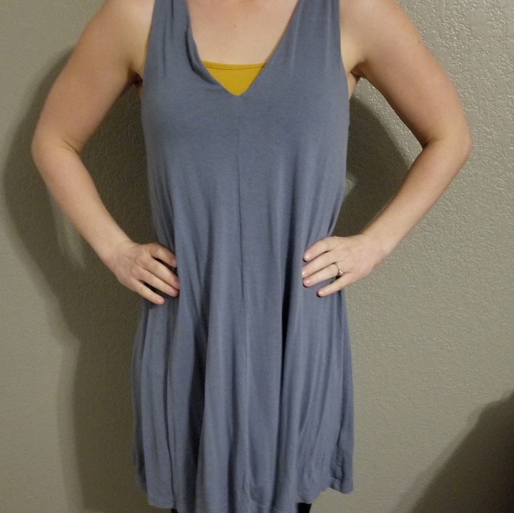 H&M Basic sleeveless V neck tee shirt dress